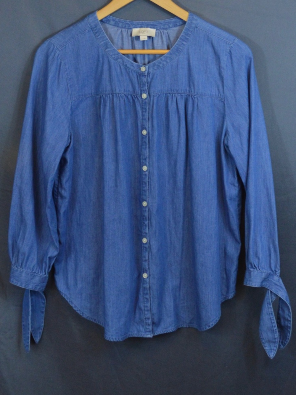 LOFT Chambray Denim Tie Cuff Collarless Button Front Blouse Small